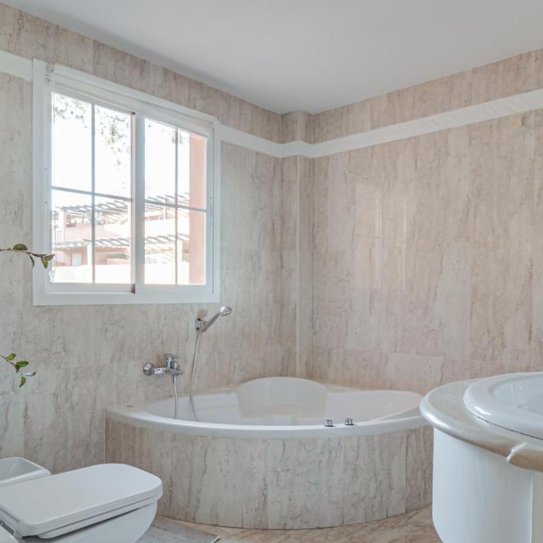 Center beach 2 beds Appartement Elviria - Two-Bedroom Apartment - 42