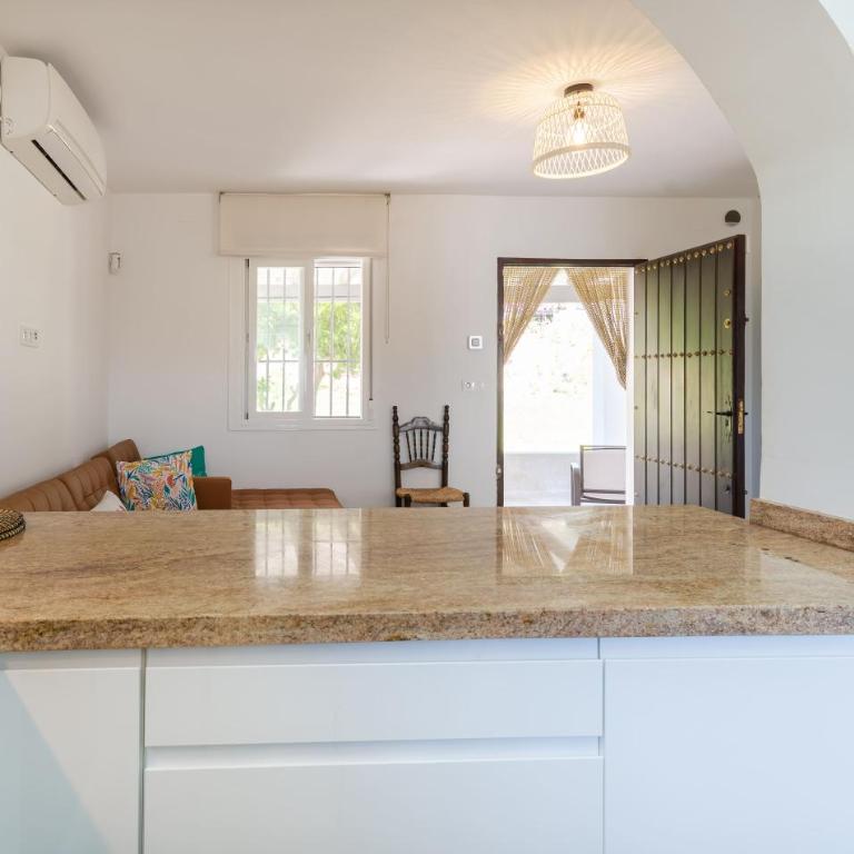 La Casa de los Aguacates entre Marbella, Benahavìs y Estepona - Casa de 2 dormitorios - 32
