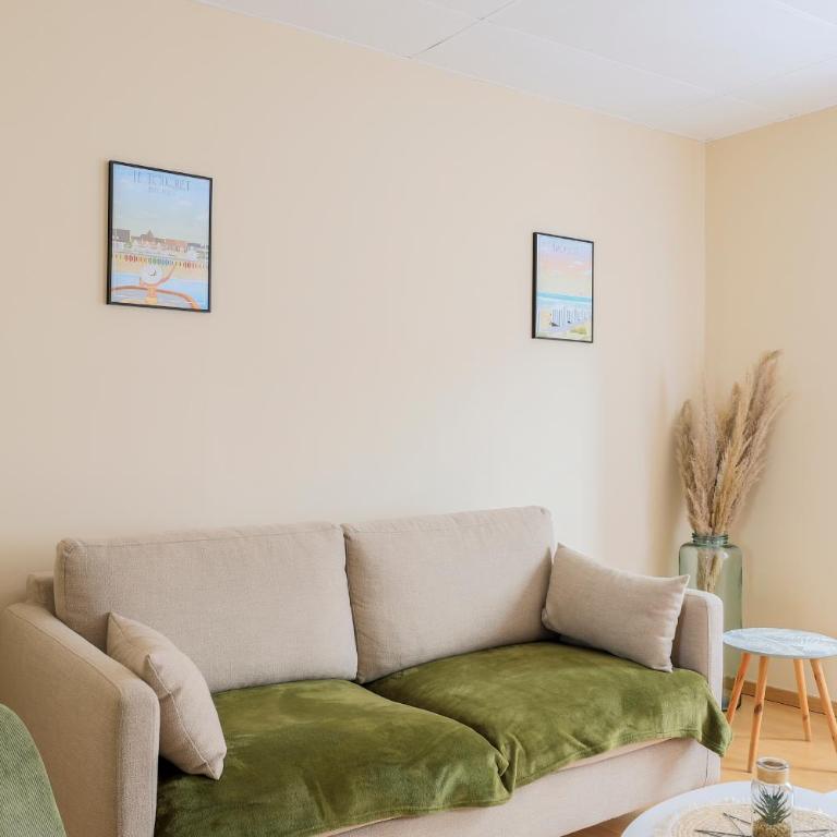 Le Berlingot - Two-Bedroom Apartment - 11
