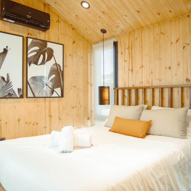 Bodega Iaccarini Wine Lodge by BT Homes - One-Bedroom Apartment with Balcony and Mountain View - 21