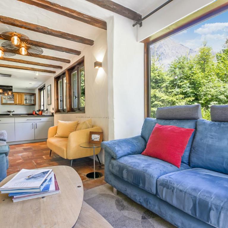 Chalet Les Praz - 280sqm - Sauna Cinema Fitness - 5 Bedrooms in Heart of Les Praz - By Cozee Rentals - Chalet - 6