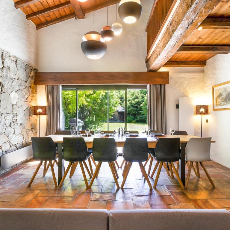 Chalet Les Praz - 280sqm - Sauna Cinema Fitness - 5 Bedrooms in Heart of Les Praz - By Cozee Rentals - Chalet - 4