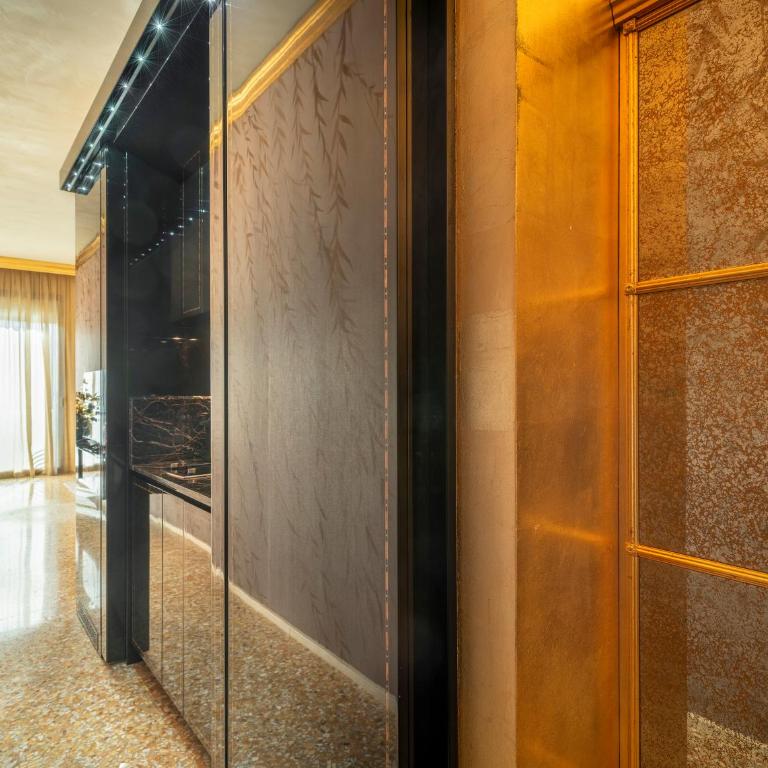Grand Canal Luxury Apartments With Terrace R&R - Studio - 13