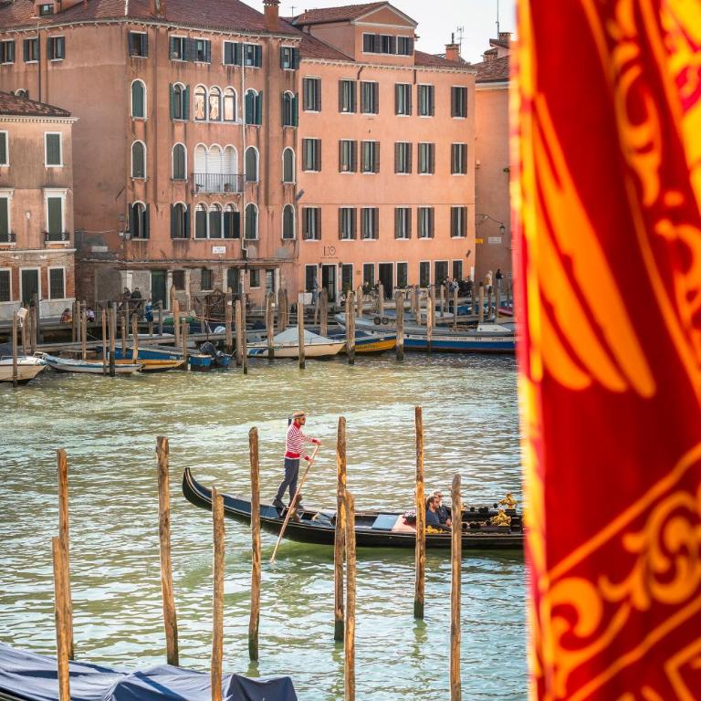 Grand Canal Luxury Apartments With Terrace R&R - Studio - 14