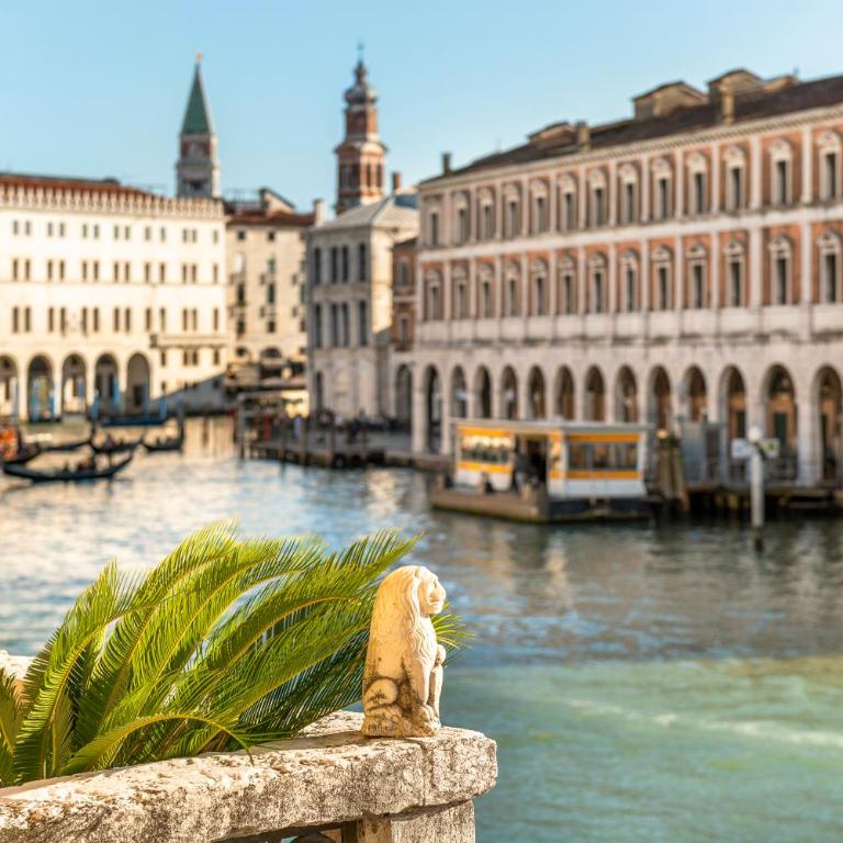 Grand Canal Luxury Apartments With Terrace R&R - Studio - 20