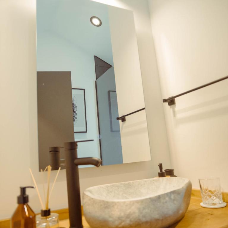 Bodega Iaccarini Wine Lodge by BT Homes - One-Bedroom Apartment with Balcony and Mountain View - 32