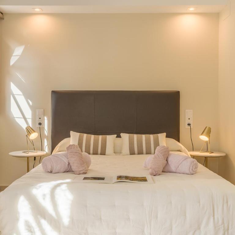 Bright Breather - El Laurel - One-Bedroom Apartment - 16