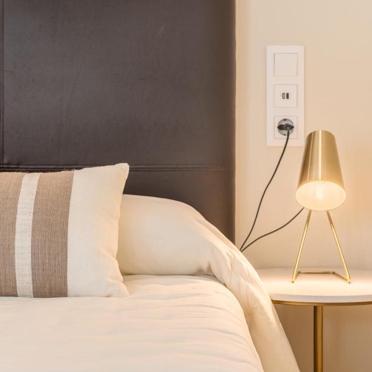 Bright Breather - El Laurel - One-Bedroom Apartment - 14