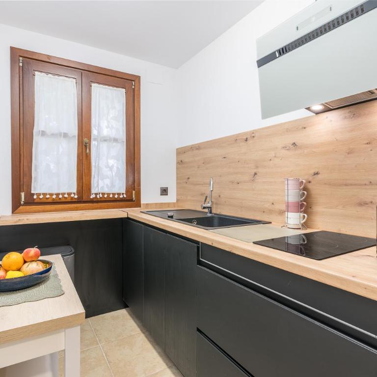 Bright Breather - El Laurel - One-Bedroom Apartment - 17