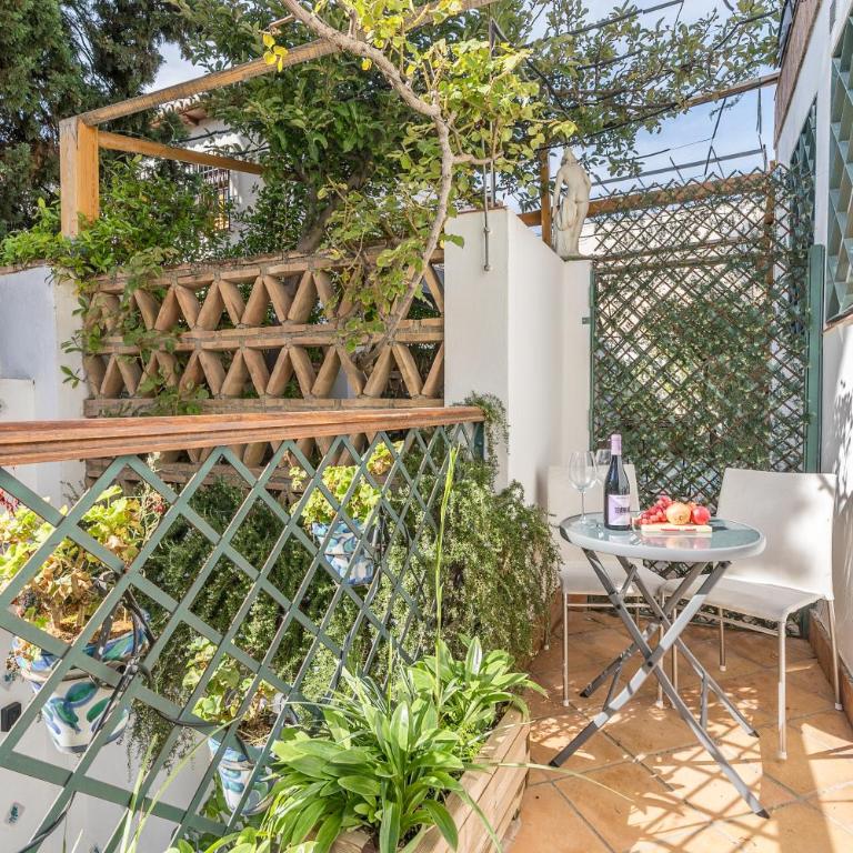 Bright Breather - El Laurel - One-Bedroom Apartment - 8
