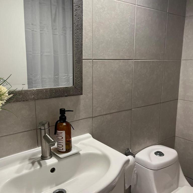 Preciosa casa grande y céntrica en Santo Domingo - Four-Bedroom Vacation Home - 3