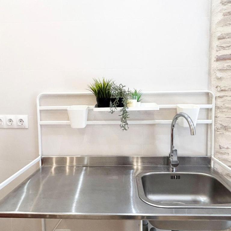 Cervantes Suites OnlyMalaga - Habitación Doble con baño privado - 25