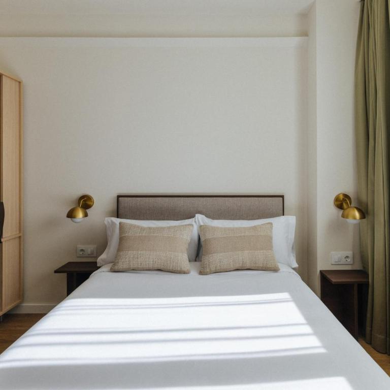 Atipico Madrid - Habitación Doble con baño privado - 7