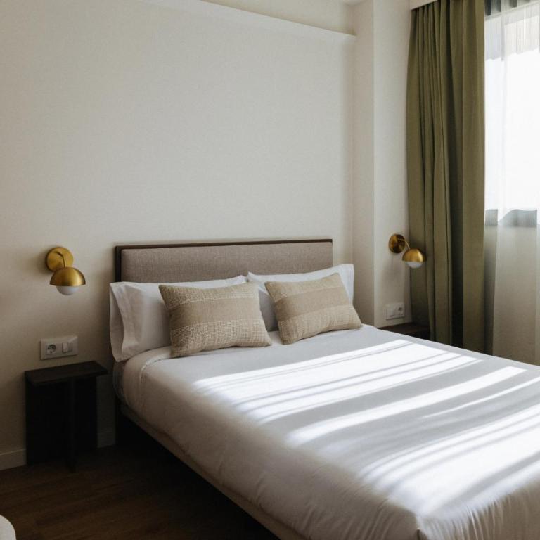 Atipico Madrid - Habitación Doble con baño privado - 10