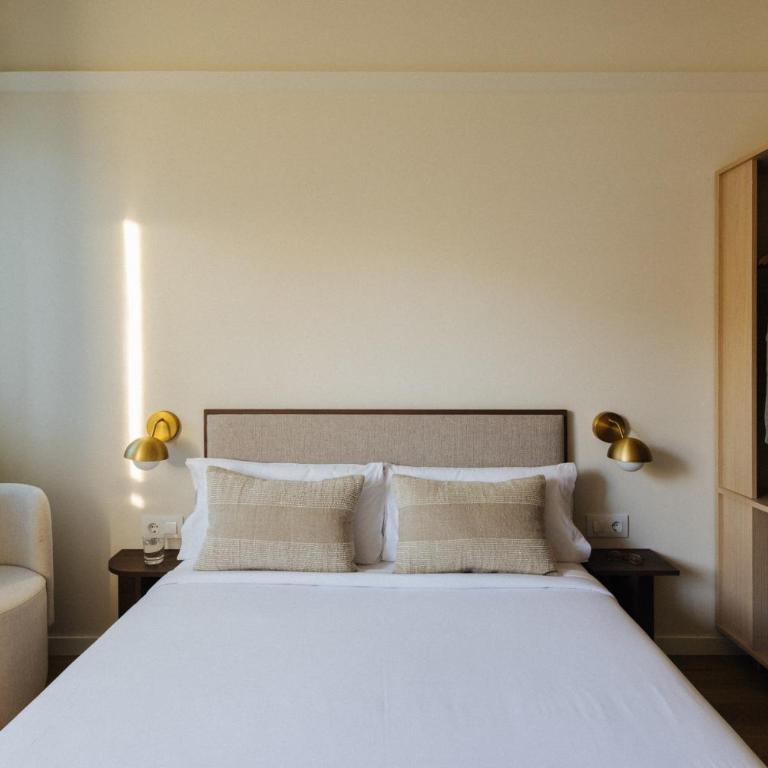 Atipico Madrid - Habitación Doble con baño privado - 11
