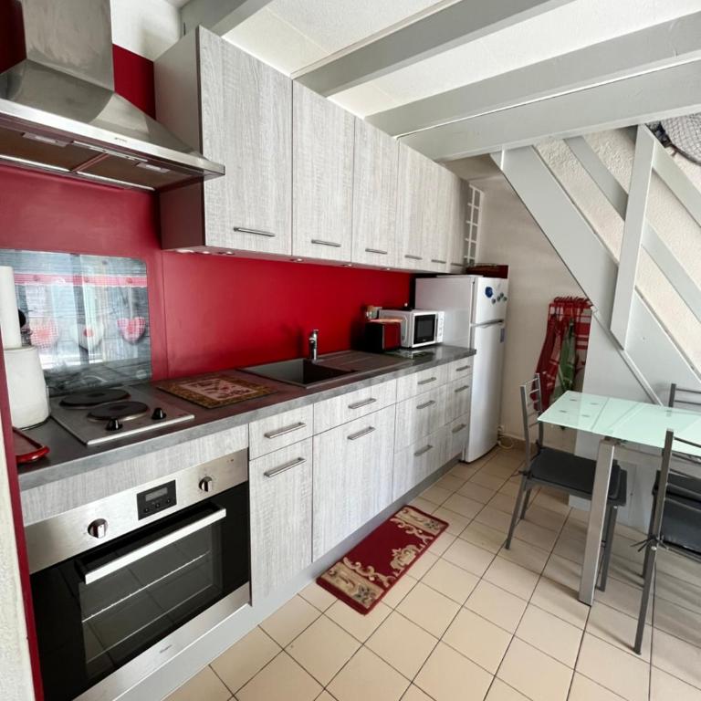 Belle maison de vacances semi climatisée, clôturée, véranda, 6 couchages, résidence LE VILLAGE DE LA MER LRVM93 - Maison 2 Chambres - 6
