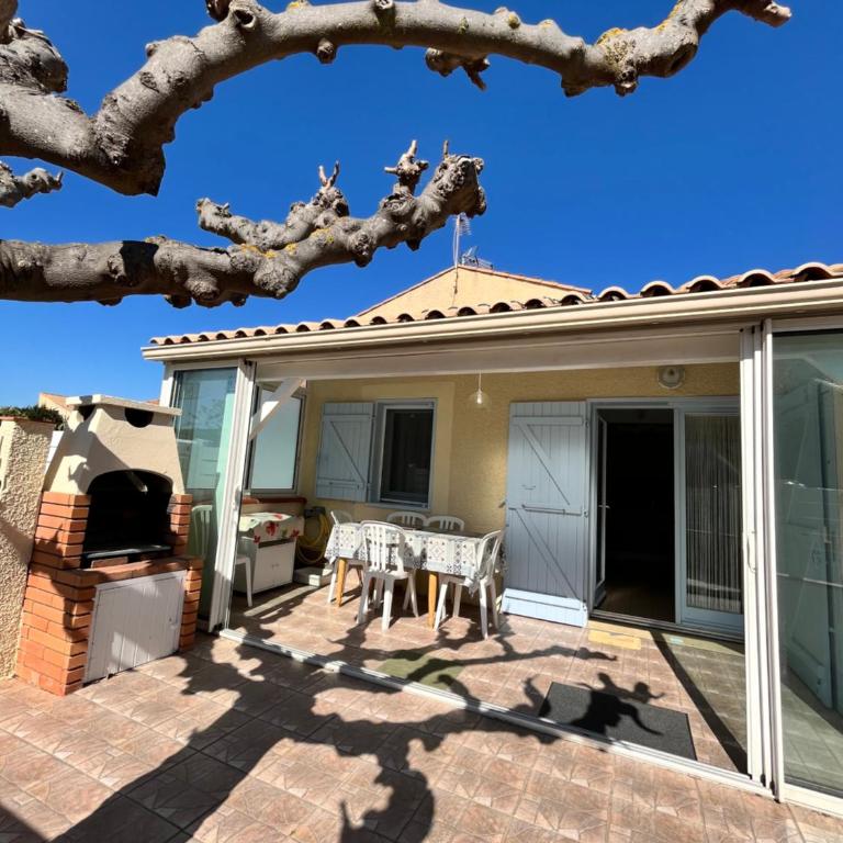 Belle maison de vacances semi climatisée, clôturée, véranda, 6 couchages, résidence LE VILLAGE DE LA MER LRVM93 - Maison 2 Chambres - 2