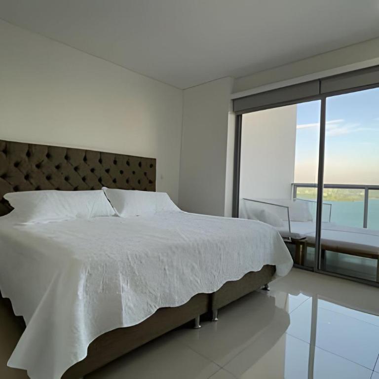 Infinitum Spectacular 23rd floor 1 BR Condo - Apartment - 2