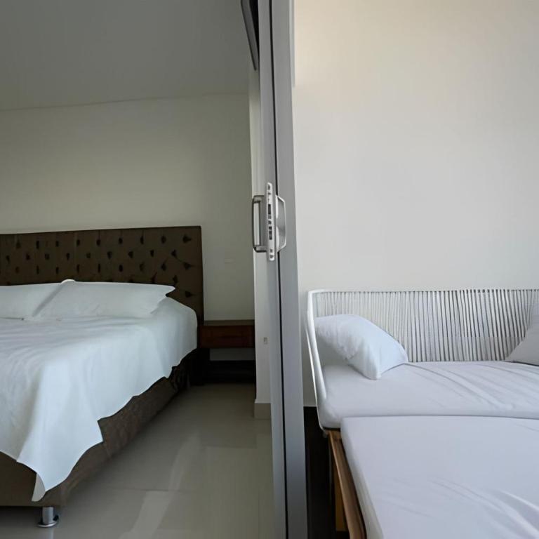 Infinitum Spectacular 23rd floor 1 BR Condo - Apartment - 6