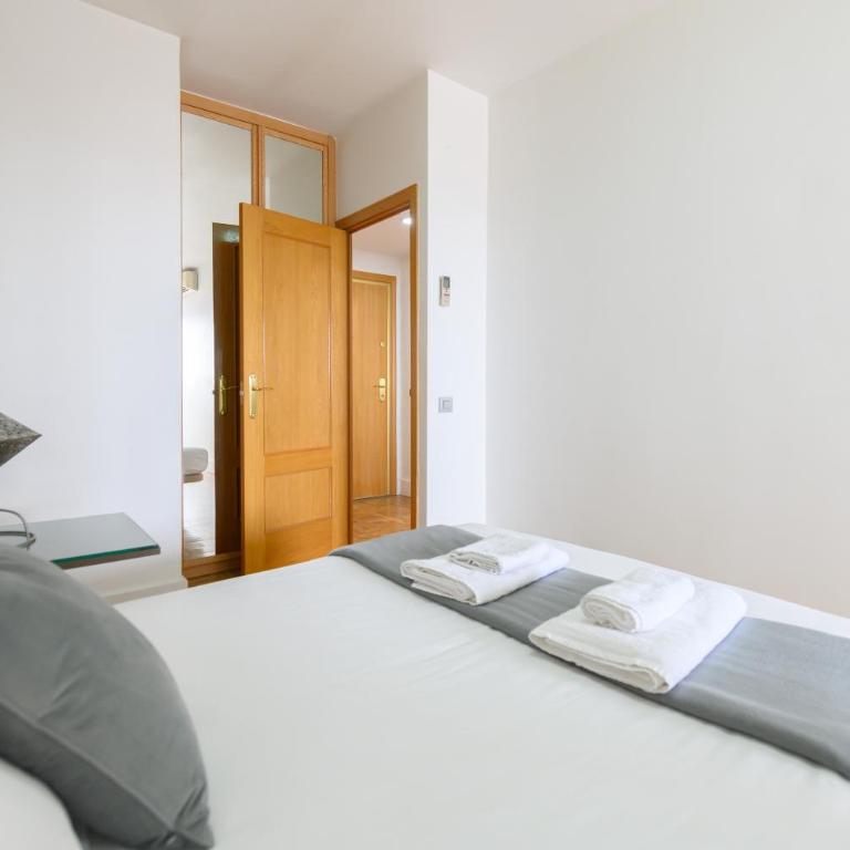 Piso de 2 Dormitorios con Vistas a la Ciudad Confort y Estilo en Madrid Temporal AGPE322 - Apartamento de 2 dormitorios - 12
