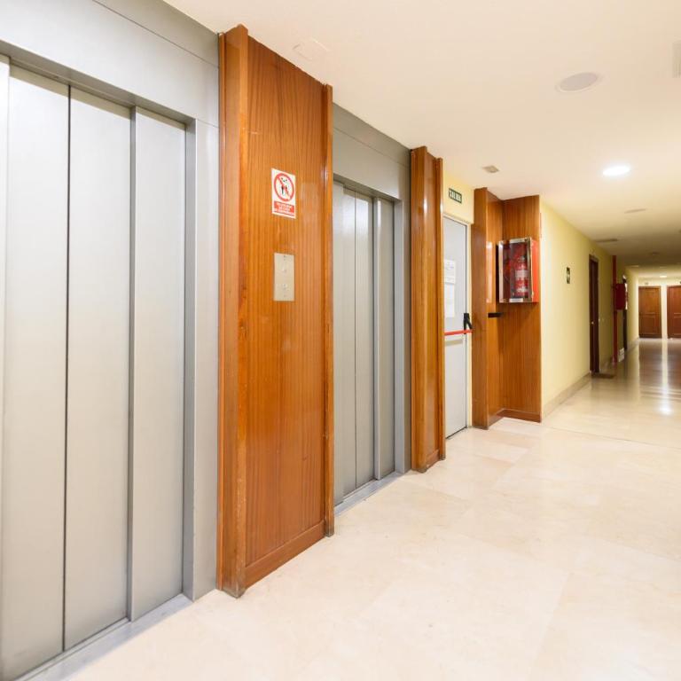 Piso de 2 Dormitorios con Vistas a la Ciudad Confort y Estilo en Madrid Temporal AGPE322 - Apartamento de 2 dormitorios - 24