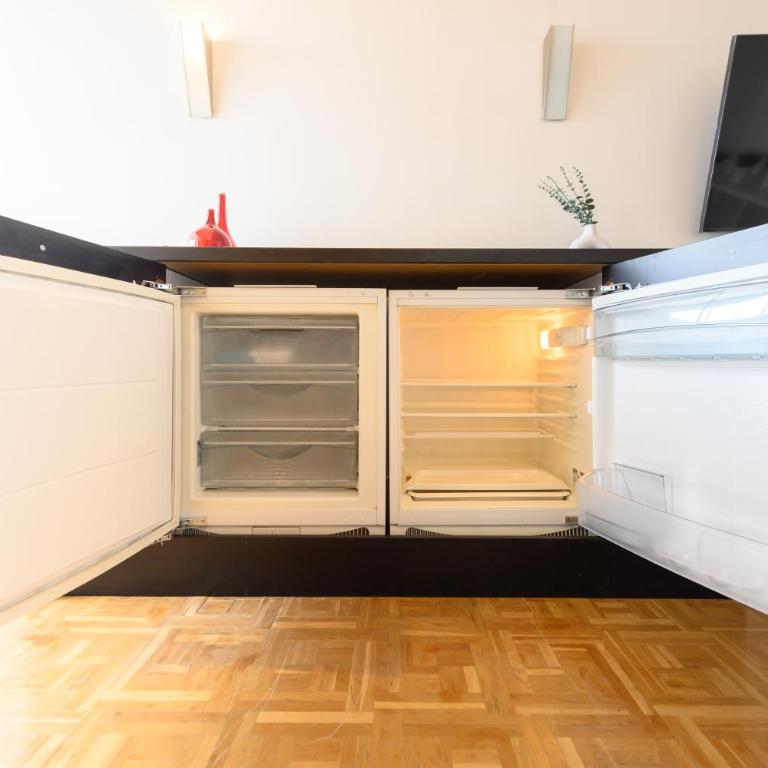 Piso de 2 Dormitorios con Vistas a la Ciudad Confort y Estilo en Madrid Temporal AGPE322 - Apartamento de 2 dormitorios - 26