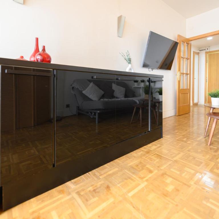 Piso de 2 Dormitorios con Vistas a la Ciudad Confort y Estilo en Madrid Temporal AGPE322 - Apartamento de 2 dormitorios - 30