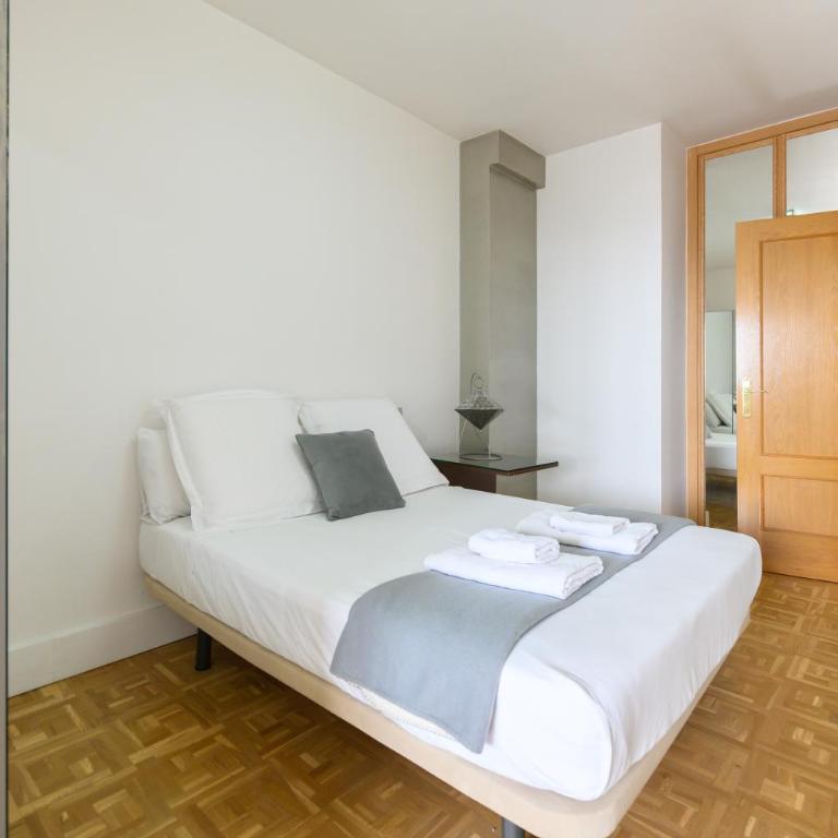 Piso de 2 Dormitorios con Vistas a la Ciudad Confort y Estilo en Madrid Temporal AGPE322 - Apartamento de 2 dormitorios - 31