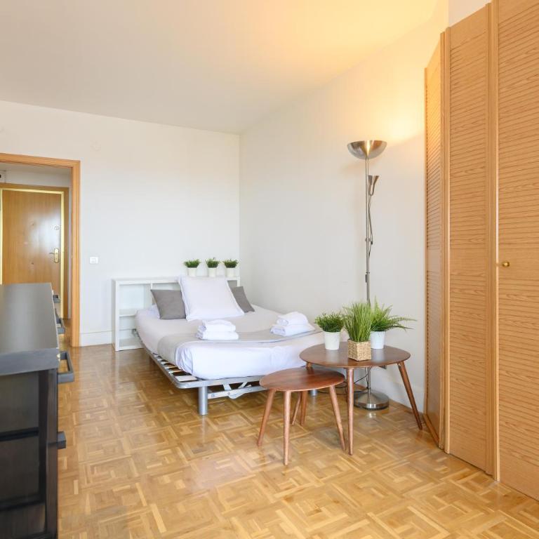 Piso de 2 Dormitorios con Vistas a la Ciudad Confort y Estilo en Madrid Temporal AGPE322 - Apartamento de 2 dormitorios - 39