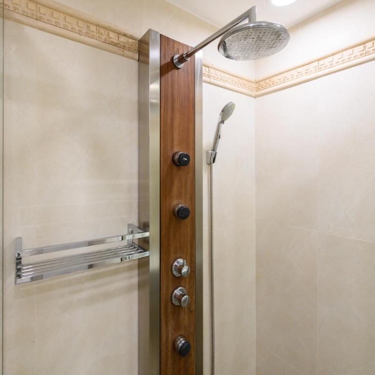 Piso de 2 Dormitorios con Vistas a la Ciudad Confort y Estilo en Madrid Temporal AGPE322 - Apartamento de 2 dormitorios - 44