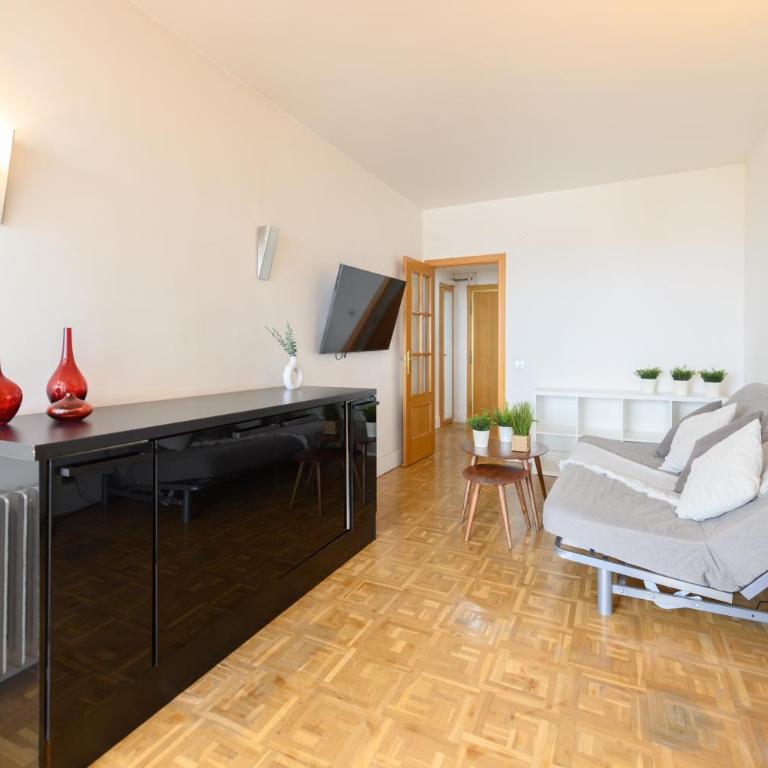 Piso de 2 Dormitorios con Vistas a la Ciudad Confort y Estilo en Madrid Temporal AGPE322 - Apartamento de 2 dormitorios - 49