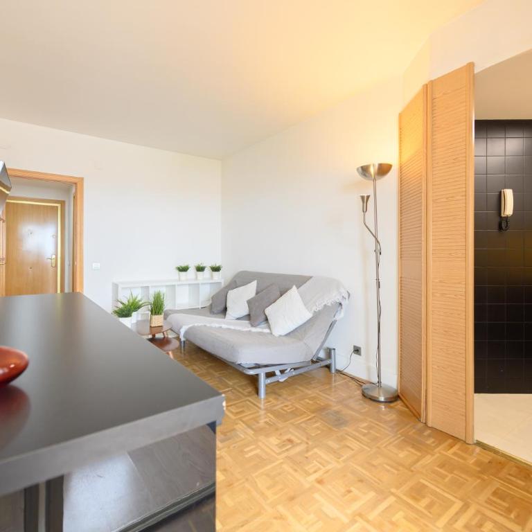 Piso de 2 Dormitorios con Vistas a la Ciudad Confort y Estilo en Madrid Temporal AGPE322 - Apartamento de 2 dormitorios - 50