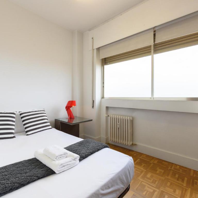 Piso de 2 Dormitorios con Vistas a la Ciudad Confort y Estilo en Madrid Temporal AGPE322 - Apartamento de 2 dormitorios - 56
