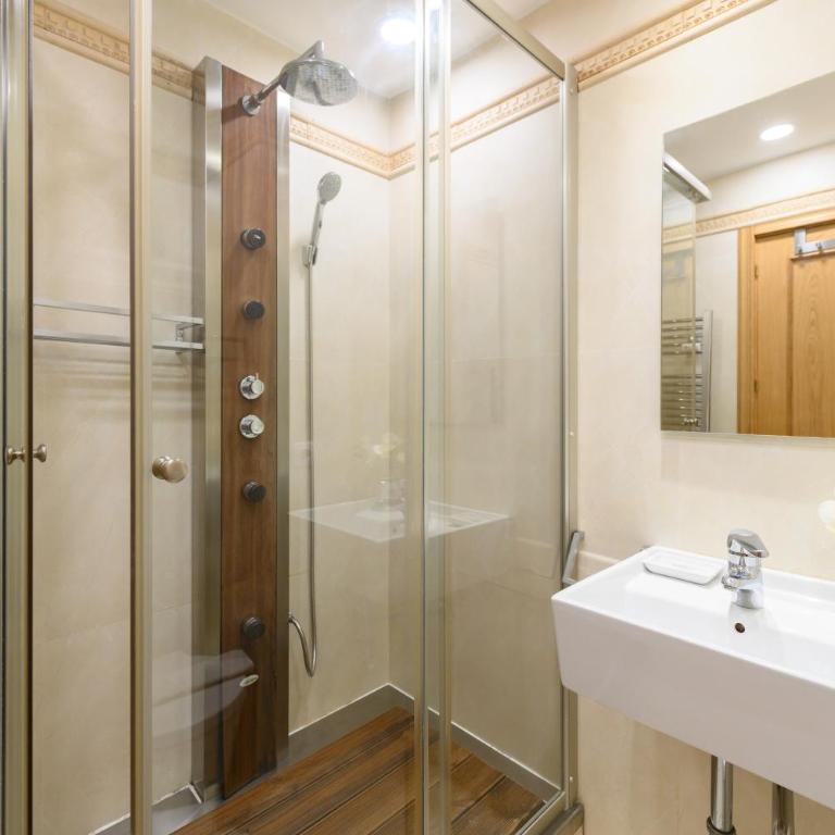 Piso de 2 Dormitorios con Vistas a la Ciudad Confort y Estilo en Madrid Temporal AGPE322 - Apartamento de 2 dormitorios - 61