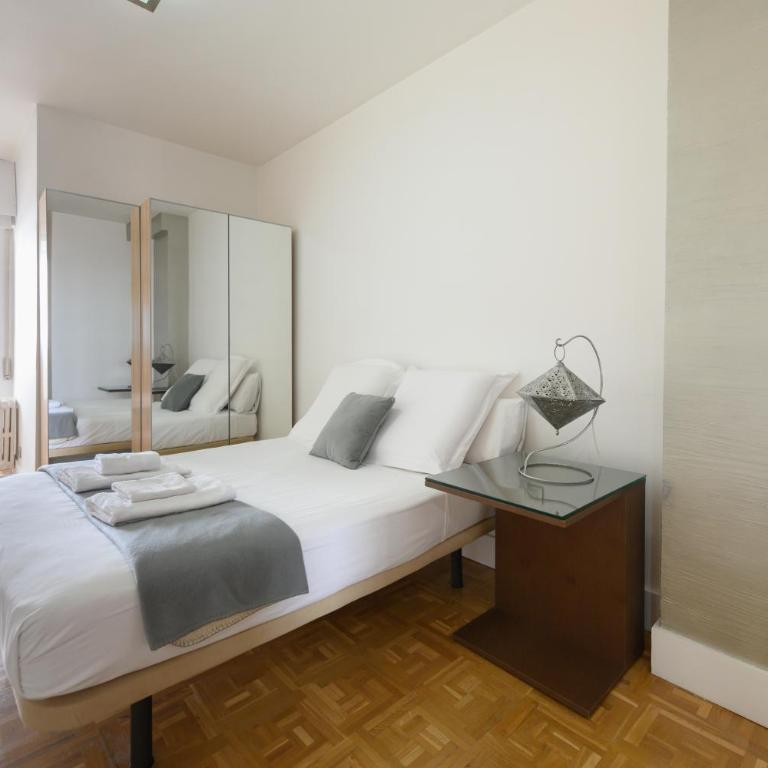 Piso de 2 Dormitorios con Vistas a la Ciudad Confort y Estilo en Madrid Temporal AGPE322 - Apartamento de 2 dormitorios - 64