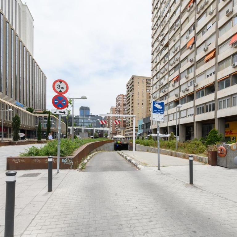 Piso de 2 Dormitorios con Vistas a la Ciudad Confort y Estilo en Madrid Temporal AGPE322 - Apartamento de 2 dormitorios - 65