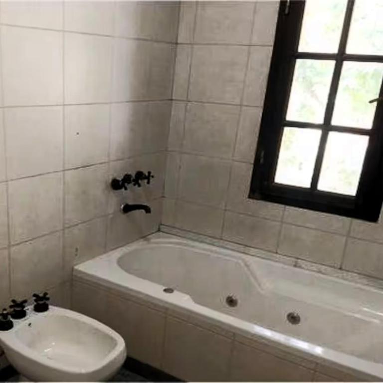 Espectacular casa en Olivos - Four-Bedroom House - 48