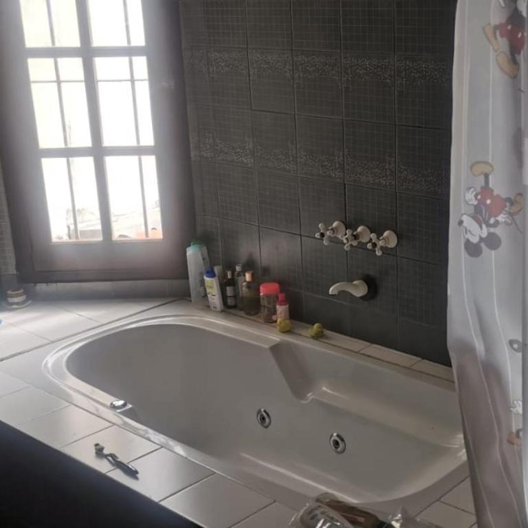 Espectacular casa en Olivos - Four-Bedroom House - 41