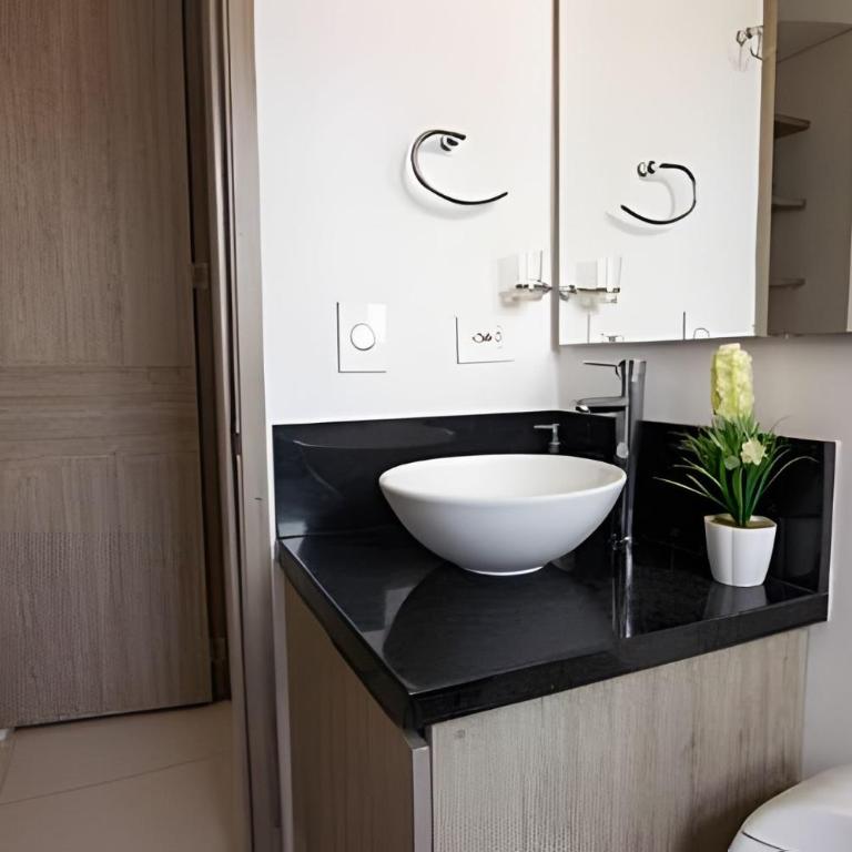 Luxurious 2-bd apt on the 23rd floor - Infinitum - Apartment - 26