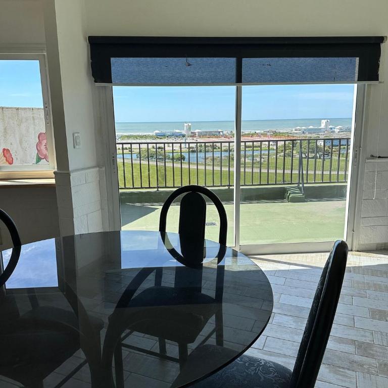 Departamento frente al mar, con terraza propia - Apartamento - 17