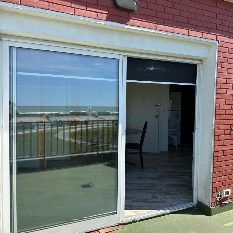 Departamento frente al mar, con terraza propia - Apartamento - 34