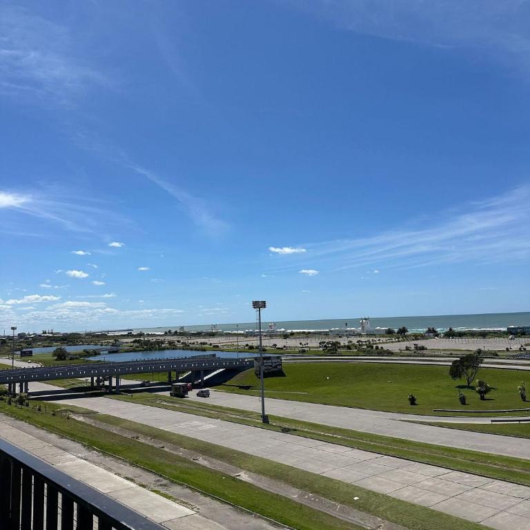 Departamento frente al mar, con terraza propia - Apartamento - 36