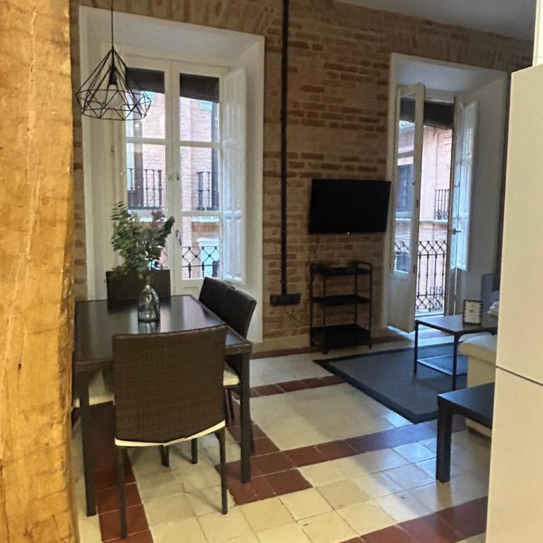 Apartamentos Mesones Catedral - Two-Bedroom Apartment with Balcony - 13