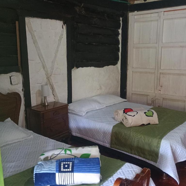 Tarragona Hostal - Family Room with Bathroom - 5