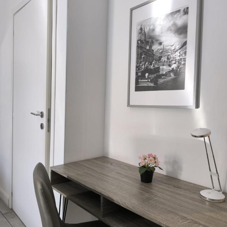 Castel Sant' Angelo Suites - Vatican - City center - Direct bus stop to and from Fiumicino Apt - Triple Room with Private Bathroom - 2