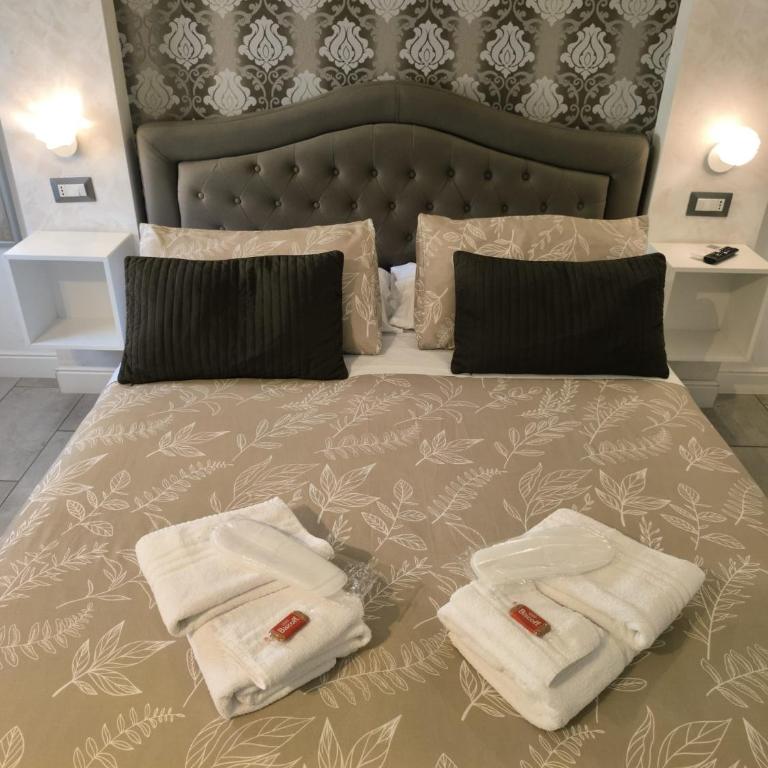 Castel Sant' Angelo Suites - Vatican - City center - Direct bus stop to and from Fiumicino Apt - Junior Suite - 3
