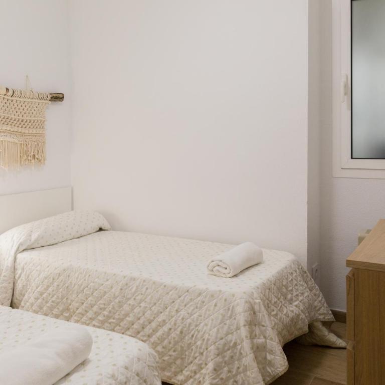APARTAMENTO - WIFI FREE - PISCINA - 50 M PLAYA - Apartamento - 4
