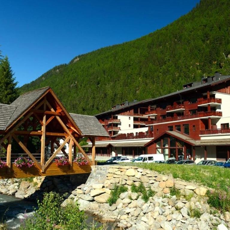 Appartement LE BUET skis aux pieds, piscine & Spa - Appartement 2 Chambres - 32