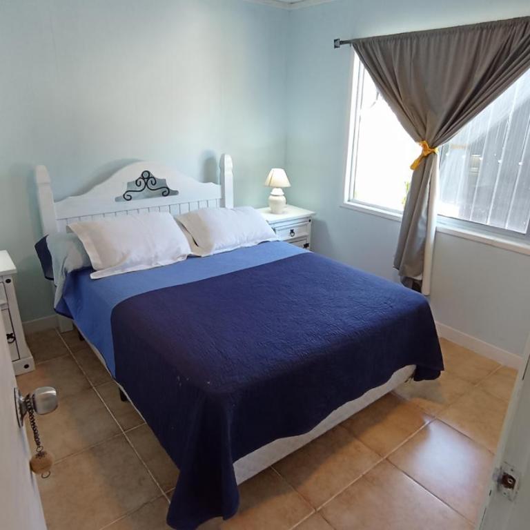 Lolamora - Three-Bedroom House - 14