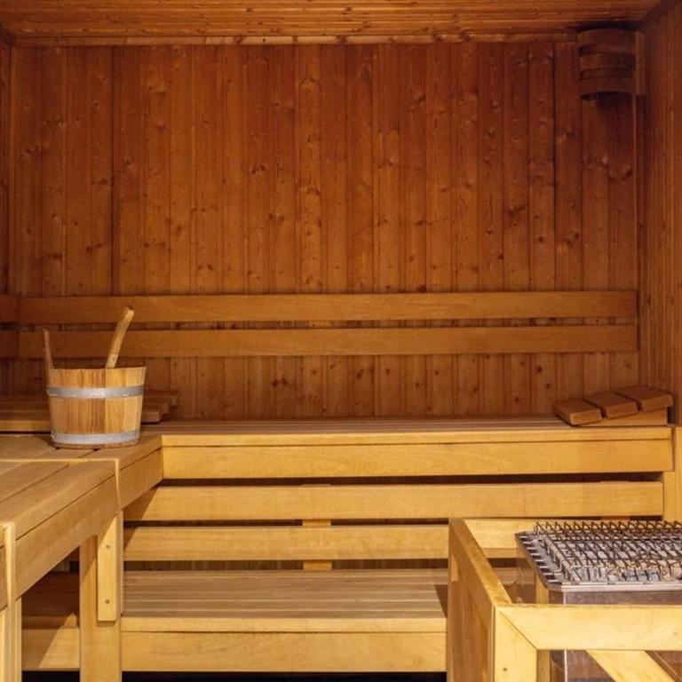 Appartement LE BUET skis aux pieds, piscine & Spa - Appartement 2 Chambres - 25